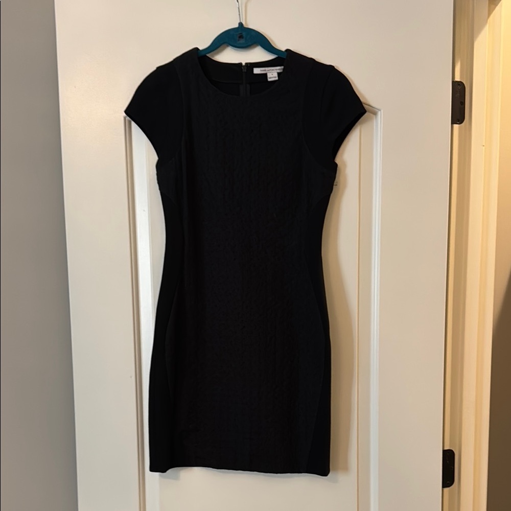 Diane Von Furstenberg Black Sheath Mini Dress Crew Neck